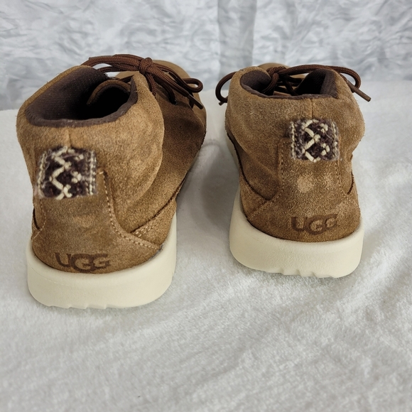 Ugg treadlite youth brown booties Size 5 - Picture 5 of 9